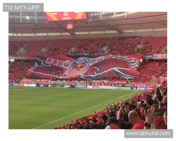 足球明星队现场演唱视频展现激情与团结的完美结合让人热血沸腾